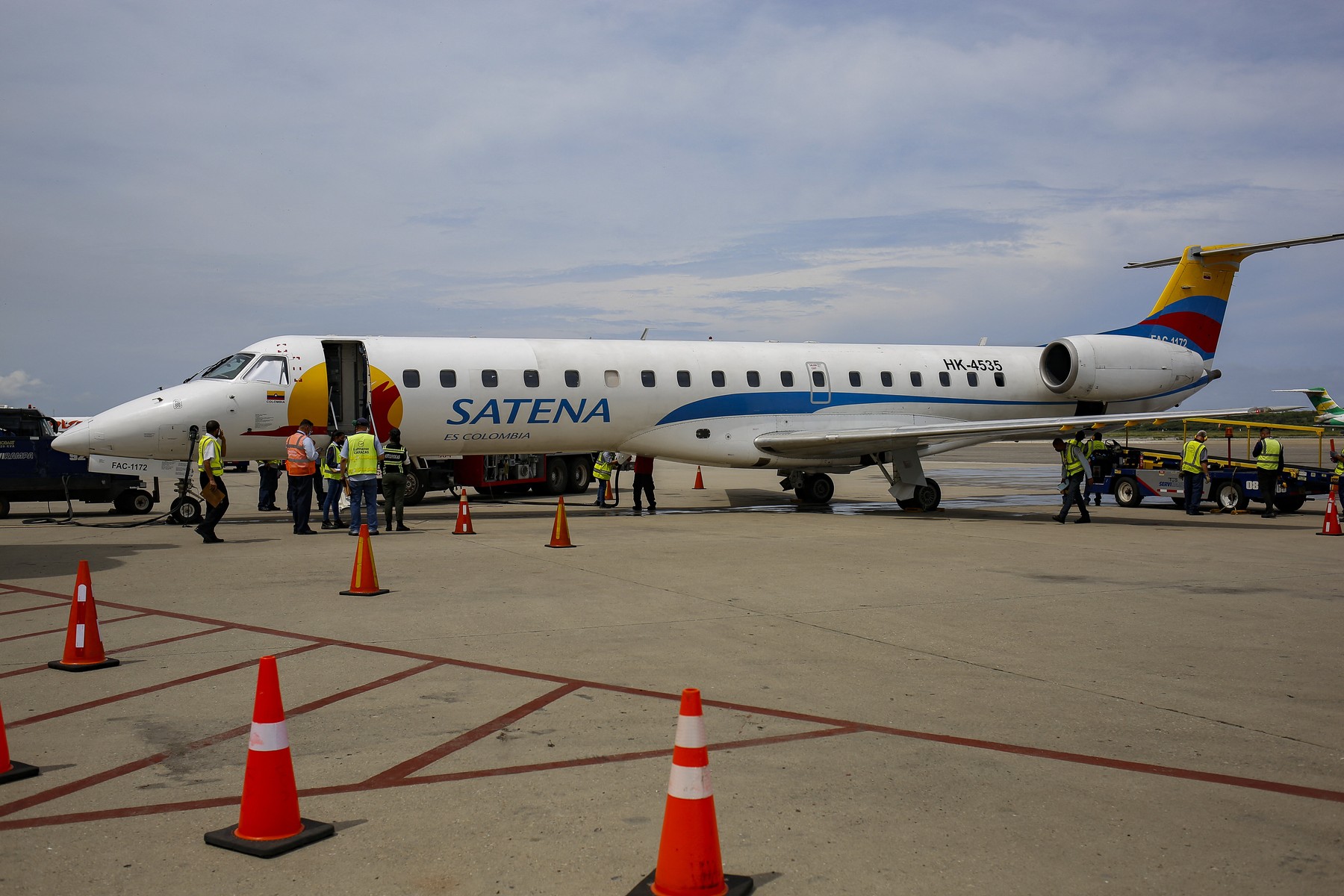 Avion prăbușit într-o regiune montană cunoscută pentru plantațiile de coca. 15 oameni, printre care și un politician, au murit - HotNews.ro Kép