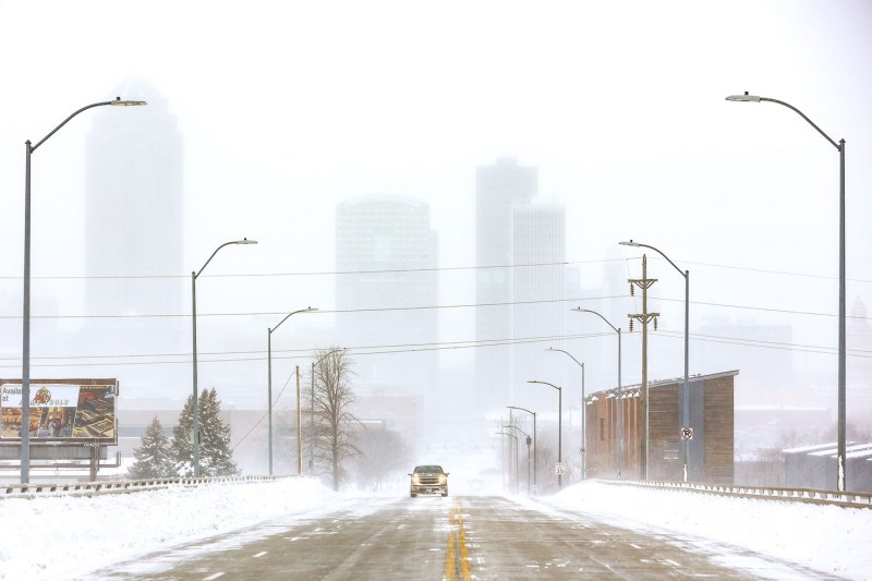 Mega-furtuna de iarnă lovește SUA. Stare de urgență în zeci de state, mii de zboruri anulate, drumuri și școli închise. Avertizări de ninsori abundente, frig extrem și acumulări catastrofale de gheață
