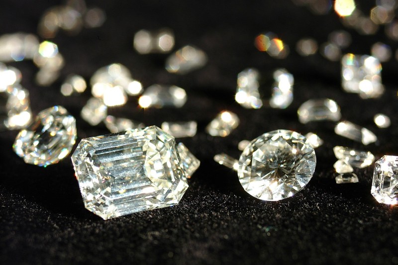 Rusia, invitată de o țară africană să-i exploateze resursele. Miza este accesul la diamante și minereuri rare