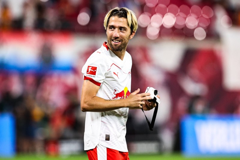 După ce i-a murit fratele subit, un cunoscut fotbalist renunță la echipa de club pentru a avea grijă de tatăl tău: „Vreau să petrec mult mai mult timp cu cei dragi în viitor”