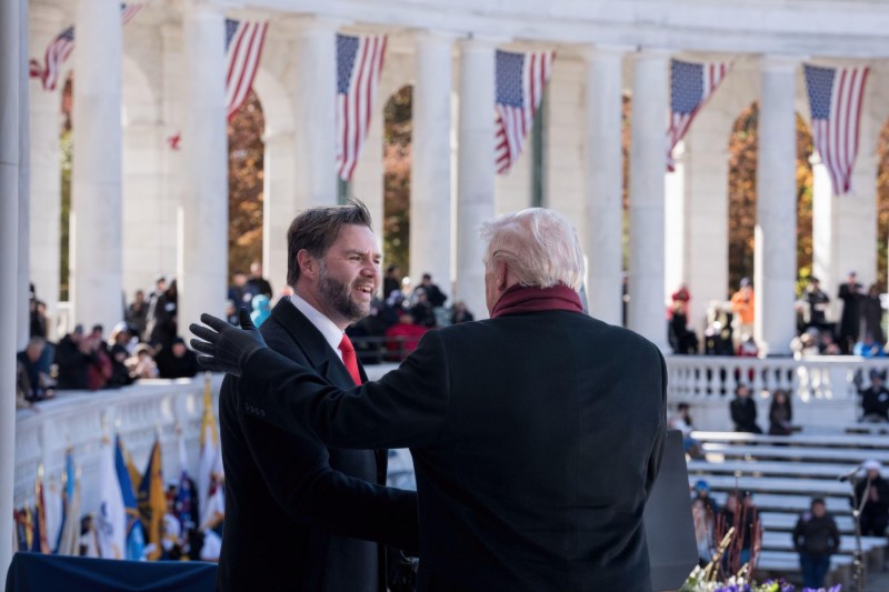 Cum apără vicepreședintele SUA ridicarea unui băiețel de 5 ani de către agenții anti-imigrație: „Ați fi vrut să îl lase în frig?”