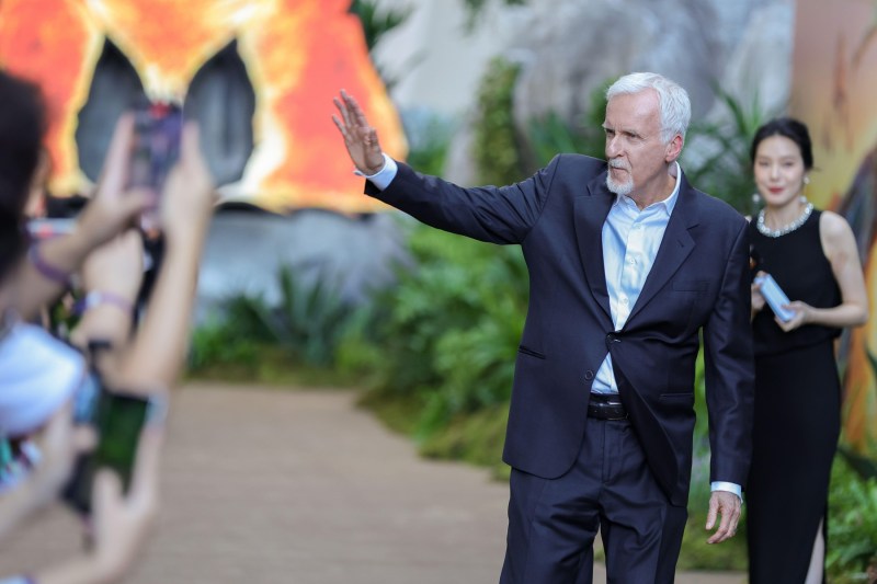 James Cameron face o comparație deloc măgulitoare între SUA și țara sa adoptivă, unde vrea să obțină cetățenia