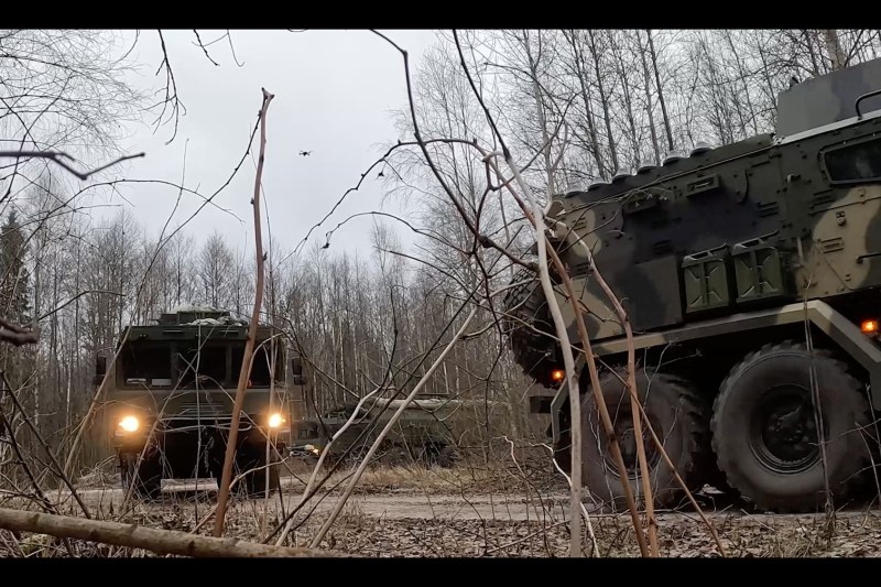 După al doilea bombardament al rușilor cu racheta hipersonică Oreșnik, Macron transmite un avertisment sumbru: „Suntem în raza lor de acțiune”