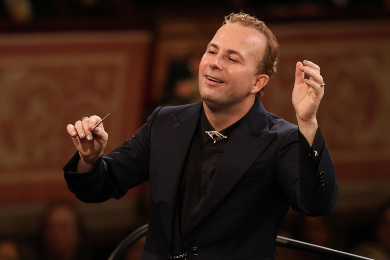 VIDEO Cine este dirijorul canadian Yannick Nézet-Séguin care a făcut spectacol și a ridicat sala în picioare la Concertul de Anul Nou de la Viena