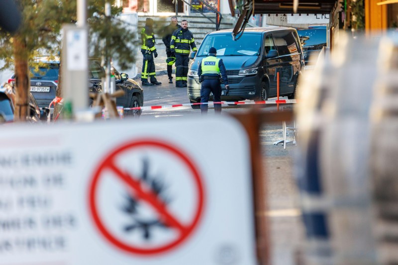 LIVE Incendiu puternic într-un local dintr-o stațiune de schi din Elveția. Zeci de persoane au murit, altele sunt rănite. Victimele, mulți tineri între 16 și 26 de ani, sunt de mai multe naționalități / Filmul tragediei care amintește de Colectiv – FOTO/VIDEO