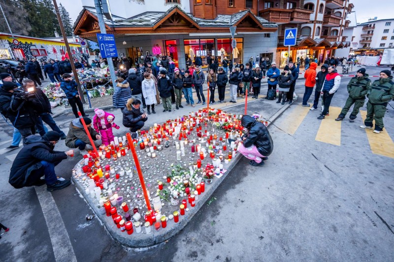 Prima ipoteză a anchetatorilor despre cauza incendiului devastator din stațiunea de schi Crans-Montana. „Totul indică asta” / Cel mai recent bilanț: 40 de morți și 115 răniți. Un tânăr român, dat dispărut