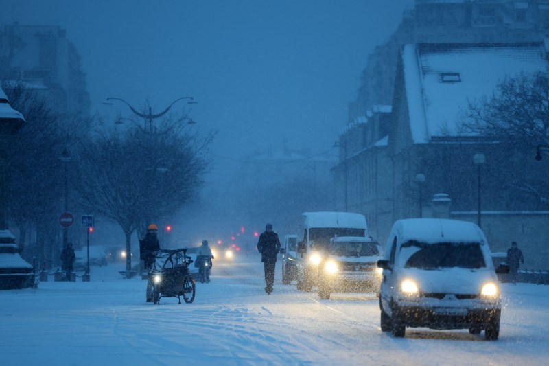 Furtuna Goretti provoacă probleme în vestul Europei. Val de frig, ninsori neobișnuit de abundente și transporturi date peste cap