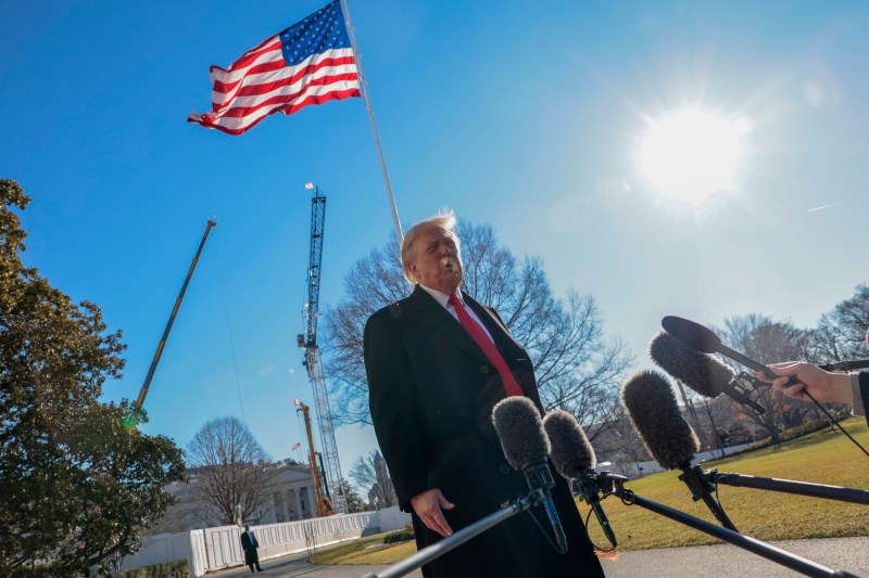 Trump păstrează misterul despre adevăratele sale intenții în privința Iranului. Întrebarea la care le-a spus jurnaliștilor „să-și dea seama singuri”