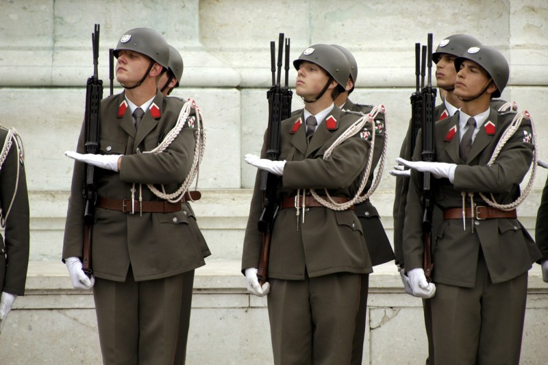 Prelungirea stagiului militar obligatoriu, supusă referendumului într-o țară neutră din UE