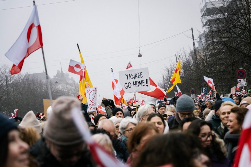„Groenlanda nu este de vânzare”. Mii de persoane au protestat la Copenhaga și la Nuuk împotriva planurilor lui Trump – VIDEO/FOTO