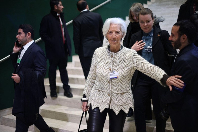 Șefa BCE, gest neașteptat la Davos, în timp ce sala îl huiduia pe omul lui Trump