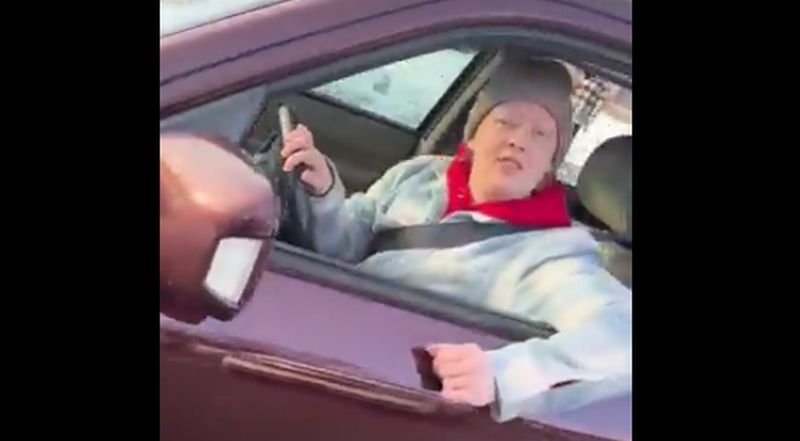 VIDEO Noi imagini cu momentul în care agentul ICE deschide focul asupra femeii în Minneapolis. „E în regulă, omule, nu sunt supărată pe tine”