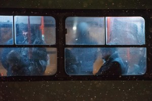 Oameni în autobuz. Foto: Creative Lab / Shutterstock