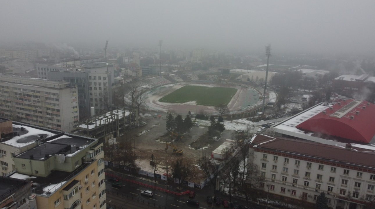 VIDEO. A început demolarea stadionului Dinamo: intrarea faimoasă dinspre „Ștefan cel Mare”, distrusă complet! Imagini din dronă - HotNews.ro Kép