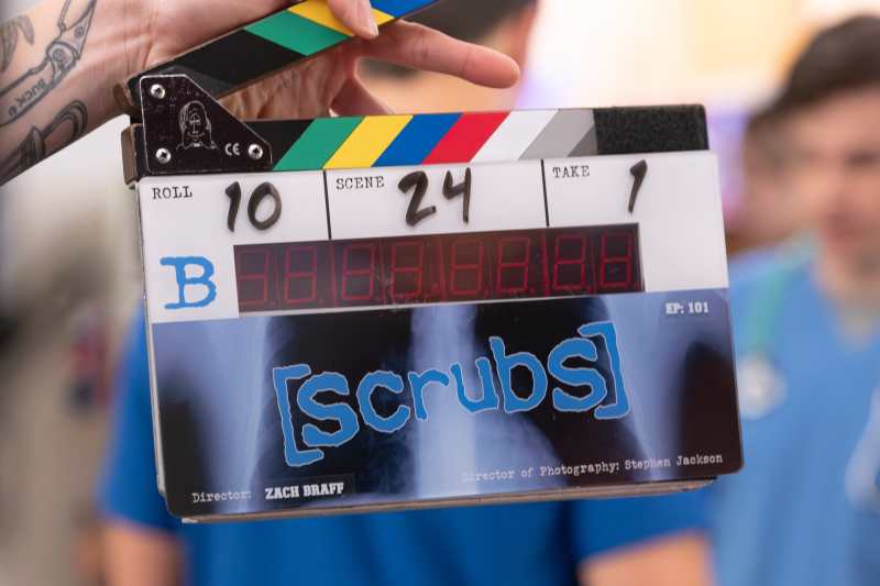 Un serial foarte popular din anii 2000 s-a întors în streaming cu un nou sezon și actorii originali care l-au făcut atât de îndrăgit