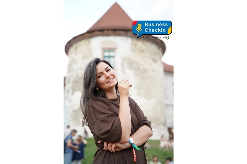 StartupCafe.ro: Business CheckIn. „Lux accesibil”. Corina a pornit o afacere din dorința de a crea „un univers al femeii”