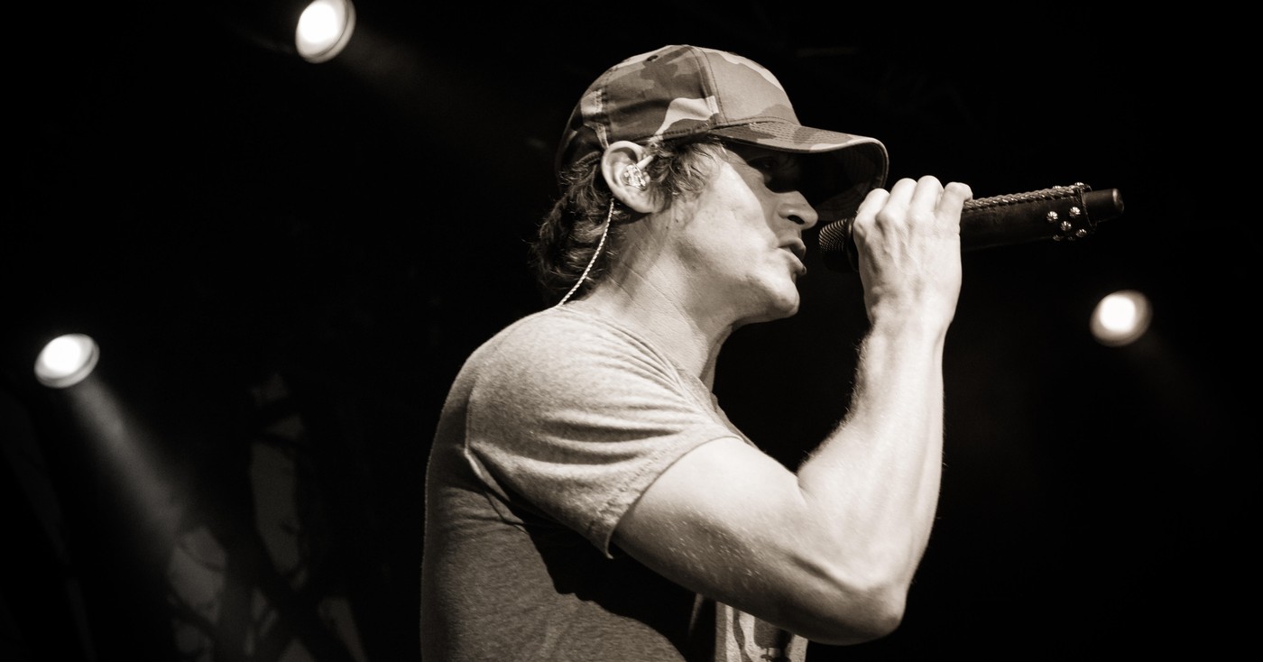 Solistul trupei 3 Doors Down a murit. Brad Arnold avea 47 de ani - HotNews.ro Kép