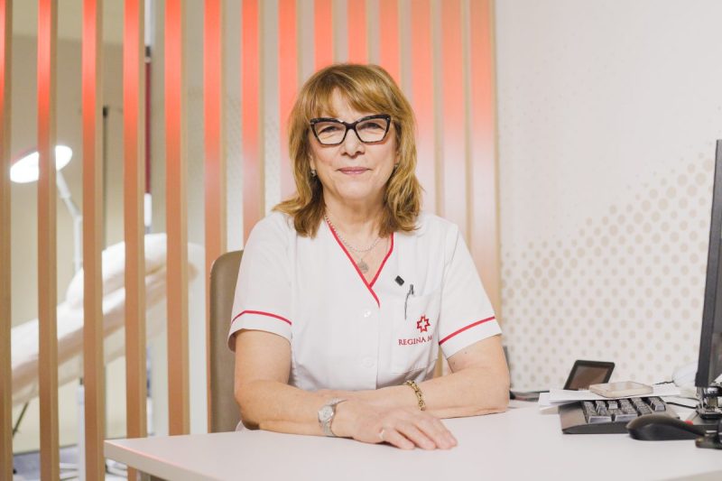 „Românul e învățat să meargă la medic când se îmbolnăvește, nu să prevină”. De ce analize au nevoie femeile și bărbații, după 60 de ani, explică conf. dr. Ana Capisizu, gerontolog