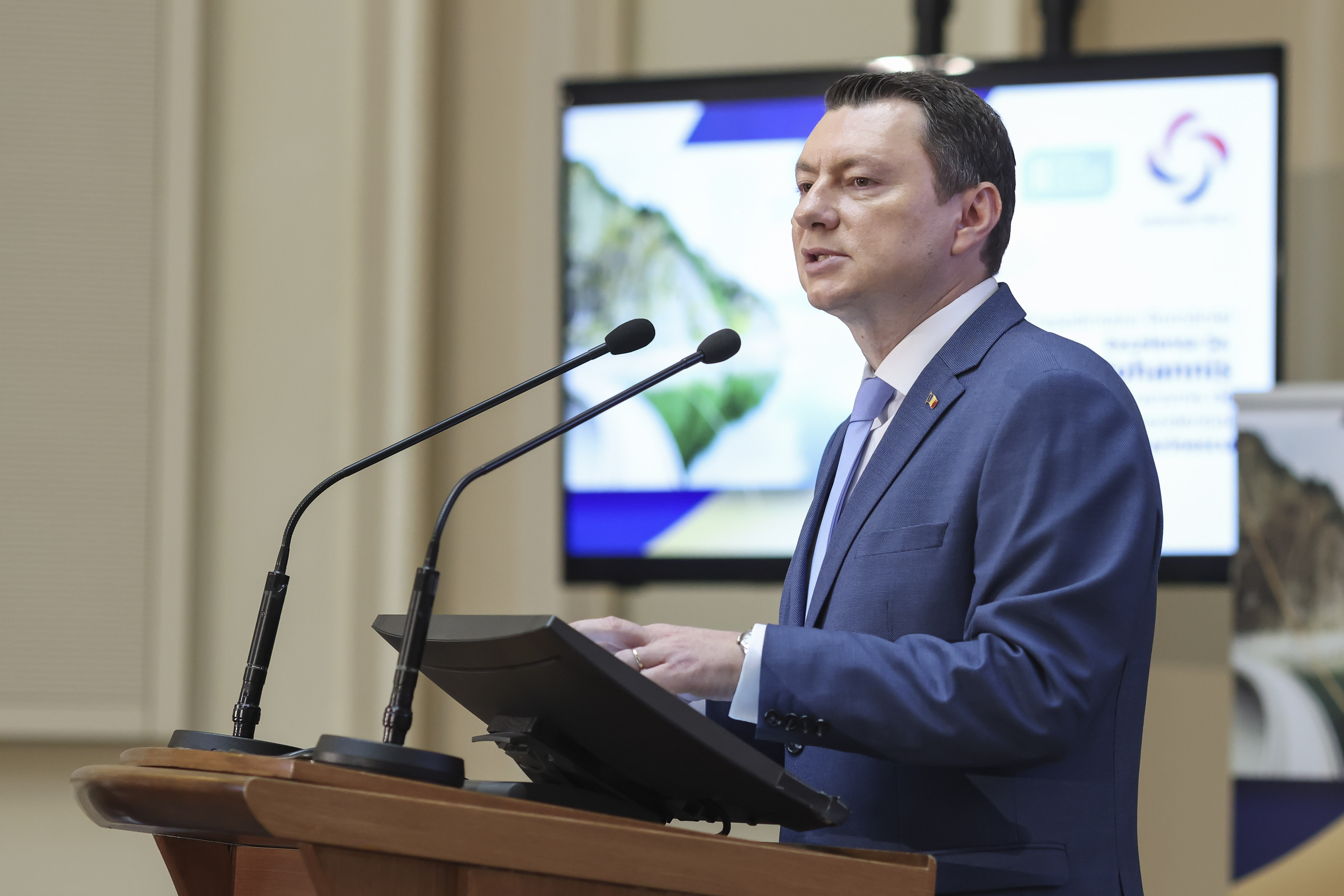 Imagine asociată subiectului: Cosmin Marinescu avertizează asupra unor perspective economice rezervate și a riscului de stagflație