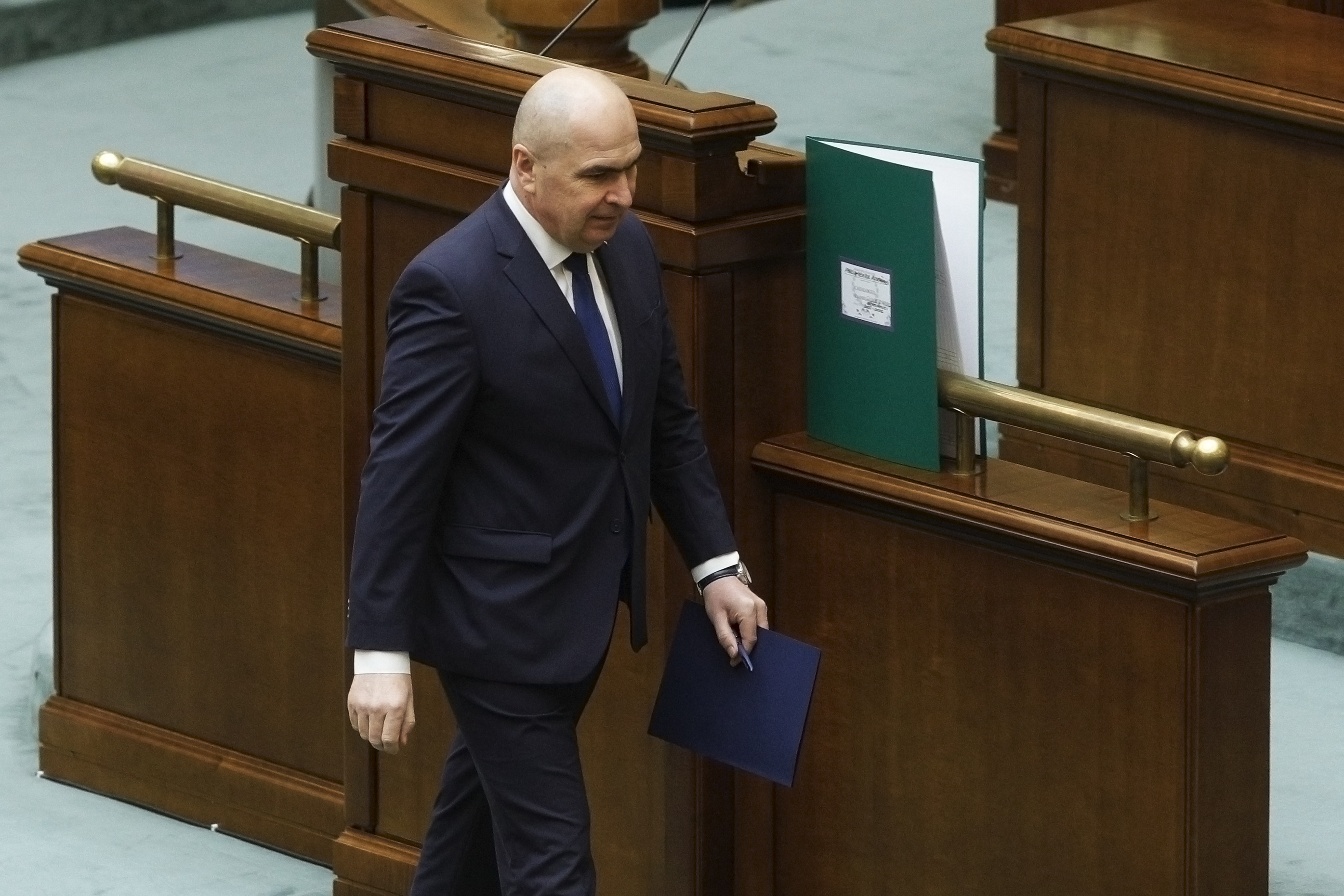 Bolojan, la moțiunea pe Educaţie: „Da, banii educației trebuie să fie tot mai mulți, dar corelat cu creșterea calității și adaptarea la realitatea economică”