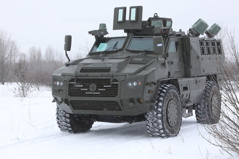 Cea mai mare companie privată de apărare din Africa produce vehicule blindate în Ucraina. Cum arată „Bufnița”