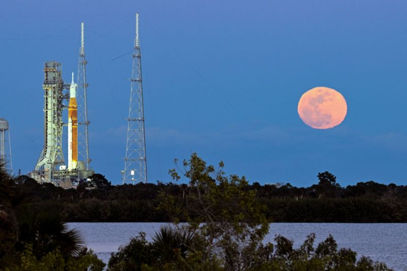 NASA face un test crucial, înainte de a trimite patru astronauți către Lună cu racheta SLS din misiunea Artemis II