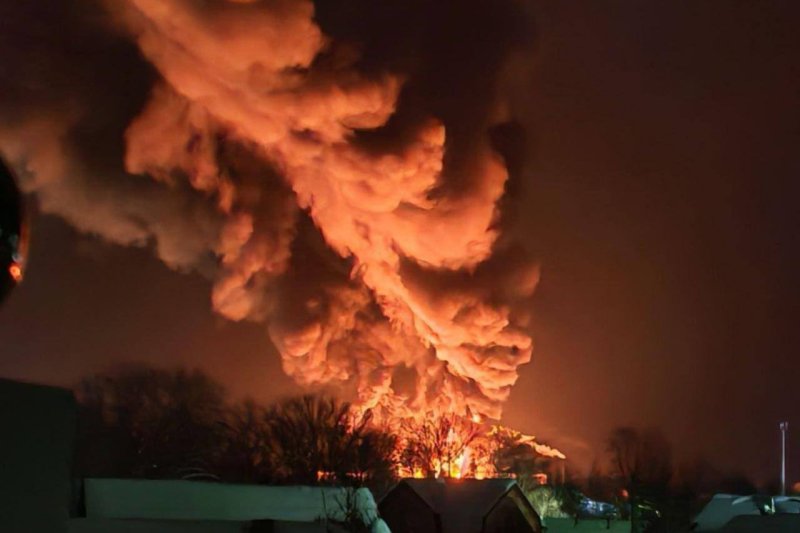 VIDEO Atac major cu drone în Rusia, o rafinărie este în flăcări