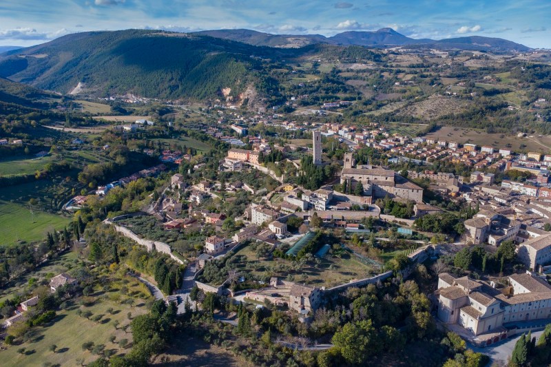 Antreprenor român dat dispărut, găsit mort lângă o cascadă, în Italia. Ipoteza inițială a anchetatorilor