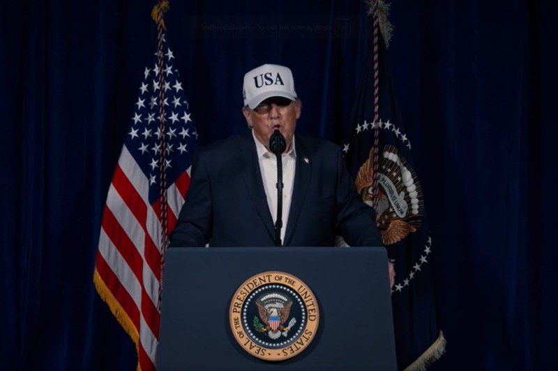 VIDEO Trump, primele declarații despre atacul asupra Iranului: Industria lor de rachete va fi făcută una cu pământul și le vom anihila marina / Mesaj pentru Gărzile Revoluționare