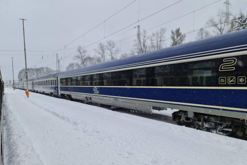 Trenurile reîncep să circule între București și Ploiești, după cinci ore de pauză