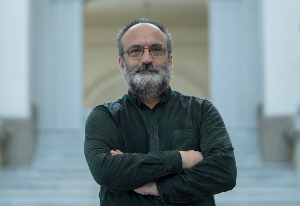 A murit jurnalistul Victor Kapra, considerat „veteranul” presei economice şi de IT&C din România - HotNews.ro Kép