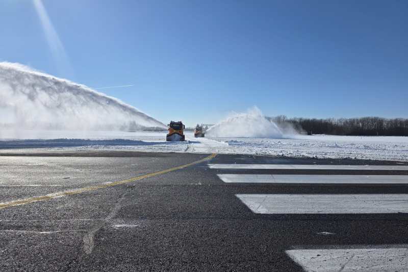 Care este situația zborurilor pe aeroporturile Băneasa și Otopeni după viscolul din Capitală