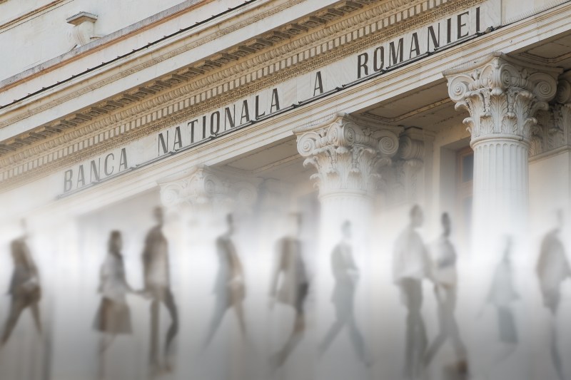 Banca Națională a României. Foto: Shutterstock. Colaj: Ion Mateș / HotNews
