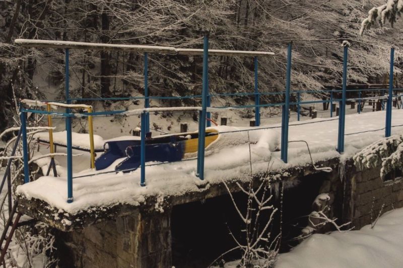Ruina unui vis olimpic, în pragul JO de la Milano-Cortina. Foto-reportaj cu pista de bob de la Sinaia, care arată ca după război