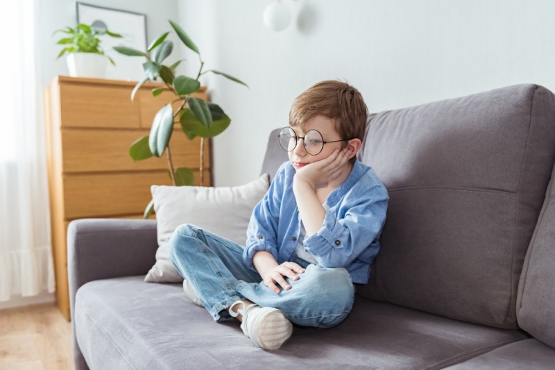 Plictiseala, „combustibil” pentru creier. 5 strategii deștepte prin care părinții pot încuraja copiii să se joace singuri