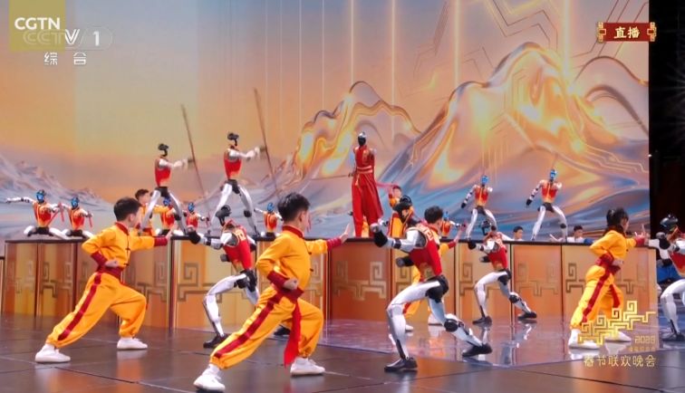 VIDEO Imagini uimitoare: Roboții umanoizi fac Kung Fu alături de maeștri în cel mai urmărit show TV de pe planetă