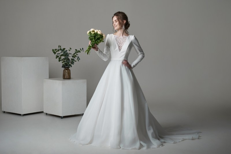 (P) Cum alegi rochia de mireasă potrivită pentru silueta ta? 8 recomandări utile