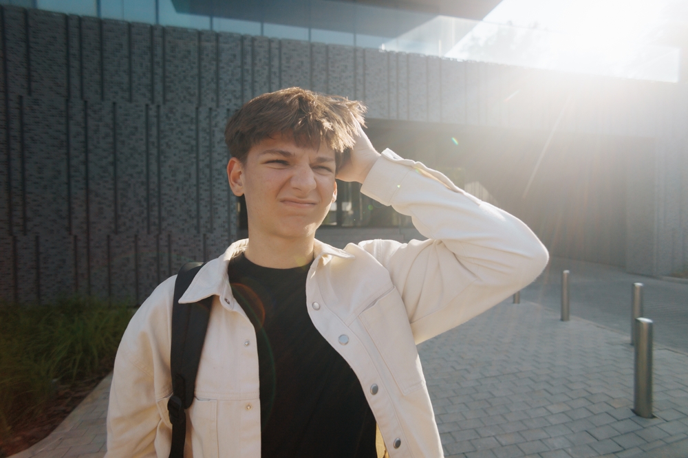 Elevii din clasele primare înțeleg ușor noțiuni de știință potrivite pentru vârsta lor și le pot aplica în viața de zi cu zi. Cei din gimnaziu și liceu au însă rezultate dezastruoase la acest capitol. FOTO: Shutterstock