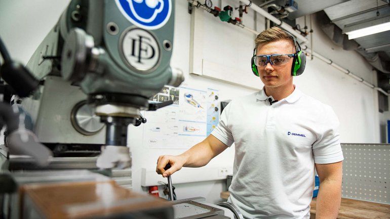 EXCLUSIV Furnizor Audi și BMW mută producția din Germania în România