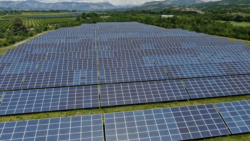 România a găsit „sfântul graal” al energiei: A învins poluarea mai rapid decât toată Europa, iar „tendința este ireversibilă”