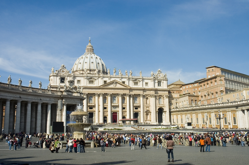 Anunțul făcut de Vatican pentru turiști, înainte de aniversarea Bazilicii Sfântul Petru. Printre noutăți, o cafenea pe terasa bazilicii