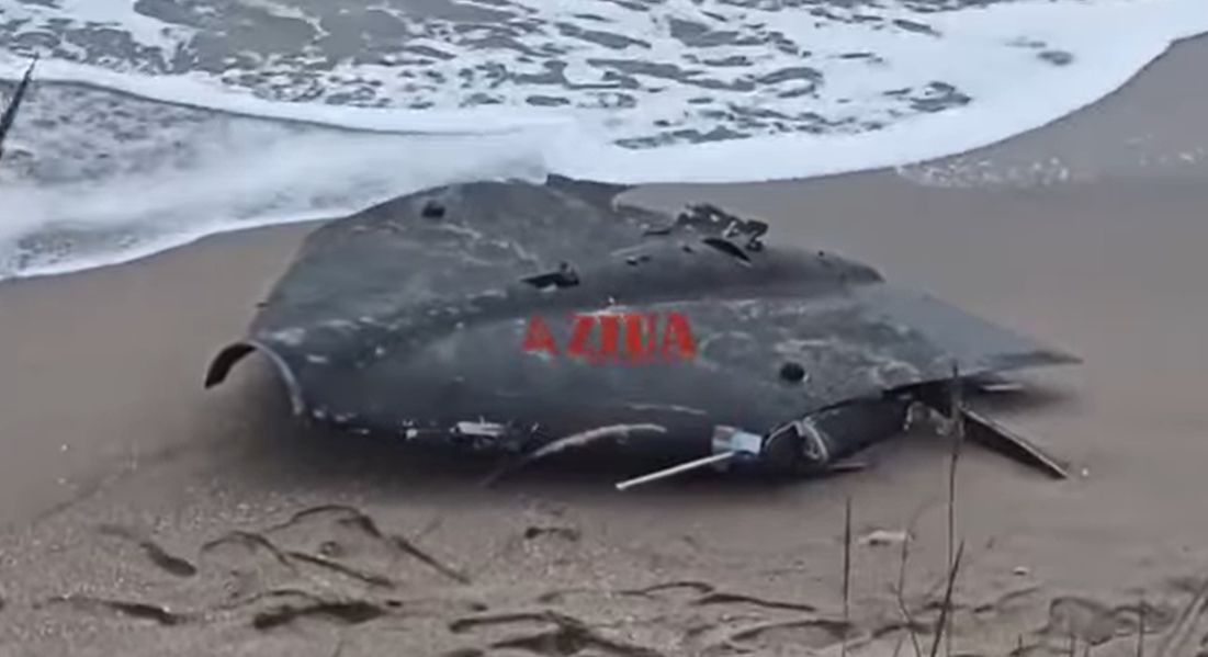 VIDEO Dronă, prăbușită pe plaja din Tuzla, la câteva zile după un caz similar în Mamaia