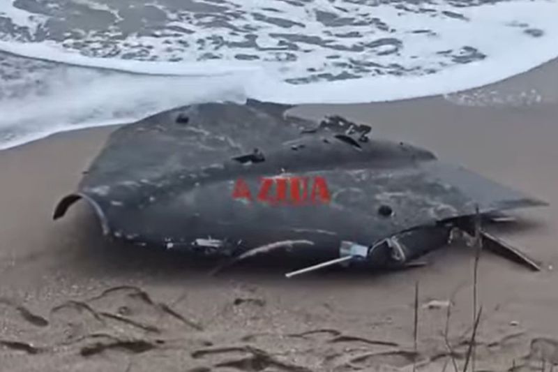 VIDEO Dronă, prăbușită pe plaja din Tuzla, la câteva zile după un caz similar în Mamaia