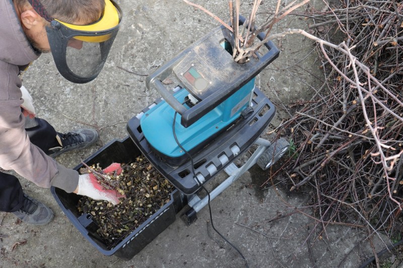 [P] Tocător de crengi pentru grădini mici vs. terenuri mari: cum alegi modelul potrivit?