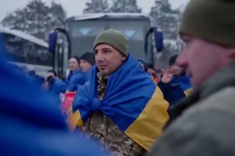 VIDEO Imagini cu primul schimb de prizonieri între Rusia și Ucraina după 5 luni: 314 persoane eliberate în urma negocierilor de la Abu Dhabi