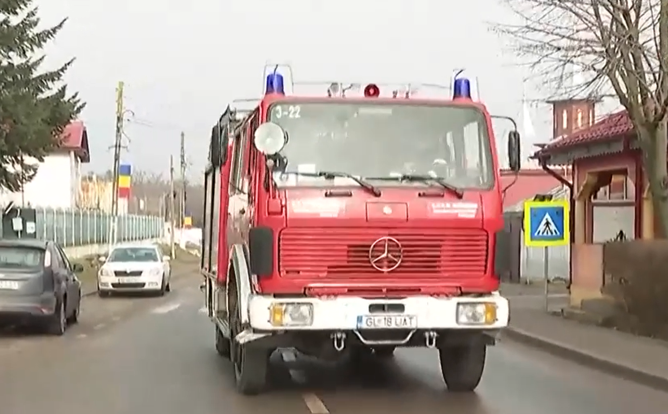 Poliția a oprit un pompier care mergea la același incendiu și l-a lăsat fără permis, în Galați. Cum explică IPJ
