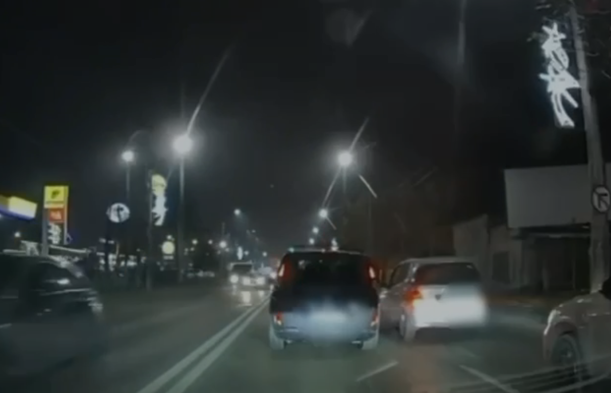 Bătaie în trafic în București: tată și fiu reținuți