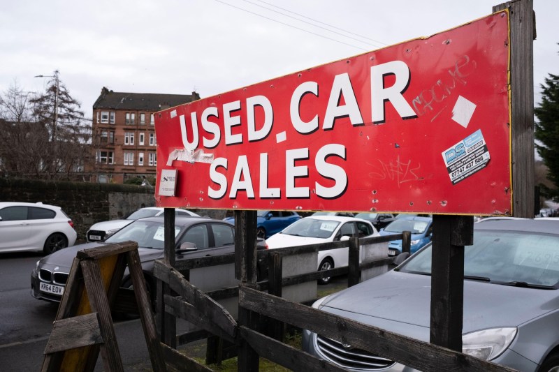 Operațiunea „Nimmersatt”: Mașini daună totală, cosmetizate și vândute ca noi.  Parchetul European a intrat pe firul afacerii ilegale cu ramificații în România