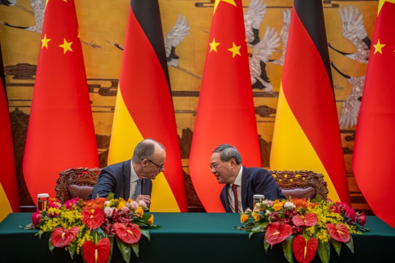 Cea mai mare economie a Europei încearcă să repare dezechilibrul cu a doua superputere a lumii. Vizită cu miză mare la Beijing