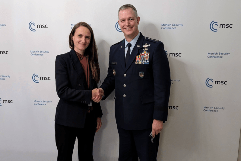 Ce a discutat ministra Oana Țoiu, la Munchen, cu comandantul Suprem al Forţelor Aliate din Europa despre apărarea în regiunea Mării Negre